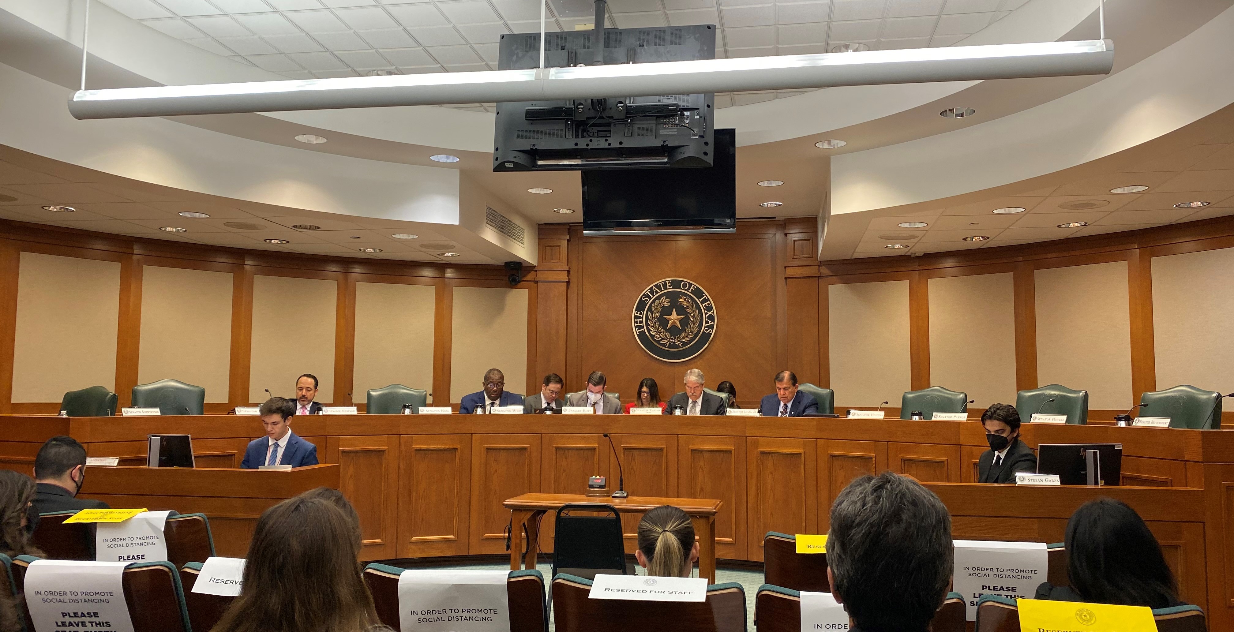 Texas Senate committee approves bills on digital citizenship, educator preparation